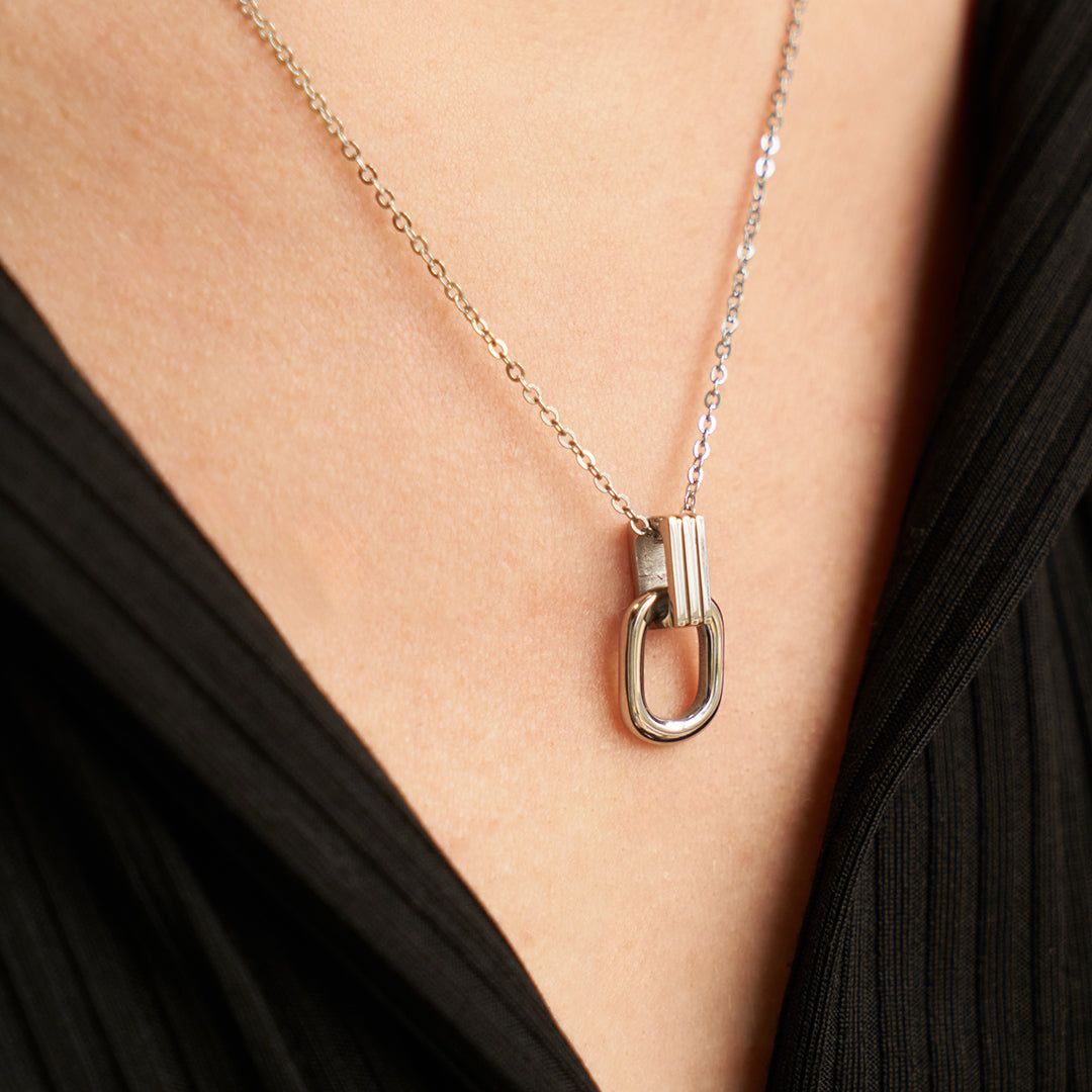 Mia Necklace
