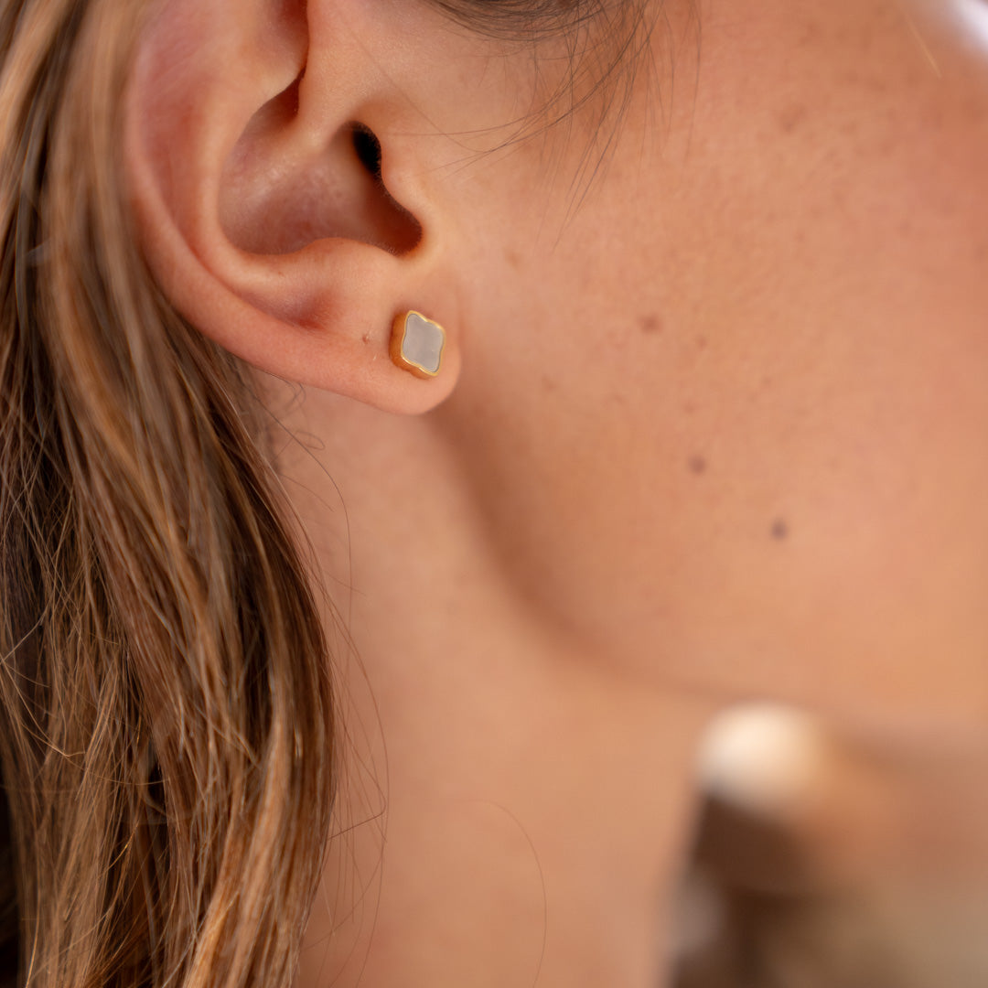 Flora Gold White Earrings - изображение 2